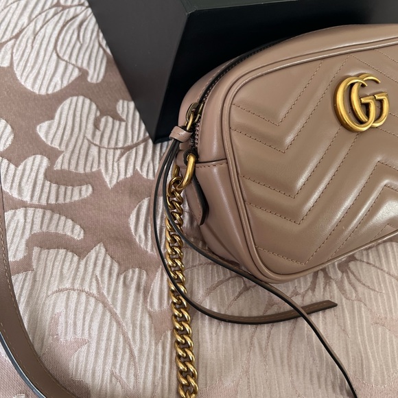 GUCCI GG MARMONT MINI SHOULDER BAG - Picture 5 of 16